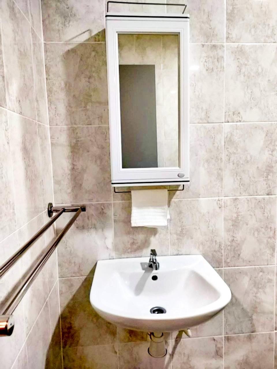 Casa Sakura Vista Bangi With Wi-fi & Netflix Apartment Kajang